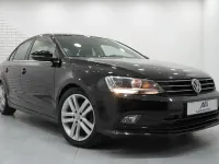 Gebraucht VW Jetta 150 PS (110 kW) 2015 Deep black perleffekt Limousine