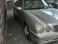 Second-hand Mercedes E220 143 CP (105 kW) 2000 Argintiu Berlinǎ