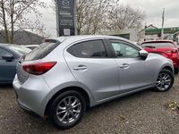 Gebraucht Mazda 2 Exclusive-Line 90 PS (66 kW) 2023 Sonic silver Kleinwagen