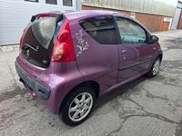 Gebraucht Peugeot 107 Envy 68 PS (50 kW) 2012 Metalliclackierung schutzlack Kleinwagen