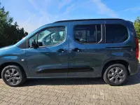 Neu Opel Combo Life 131 PS (96 kW) 2026 Kiama blau Kombi
