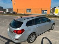 Gebraucht Opel Astra Edition 140 PS (102 kW) 2012 Silber Kombi