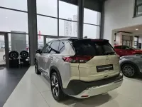 Neu Nissan X-Trail Tekna+ 213 PS (156 kW) 2025 Champagne silver (silber) SUV