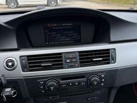 Gebraucht BMW 320 150 PS (110 kW) 2006 Schwarz Kombi