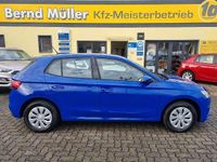 Neu Skoda Fabia Drive 80 PS (58 kW) 2025 Blau Limousine