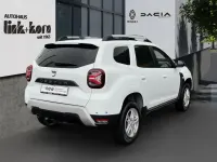 Używany Dacia Duster Prestige 116 KM (85 kW) 2022 Biały SUV