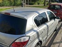 Gebraucht Opel Astra 106 PS (77 kW) 2005 Silber Kleinwagen