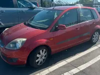 Gebraucht Ford Fiesta Ghia 90 PS (66 kW) 2006 Rot Kleinwagen