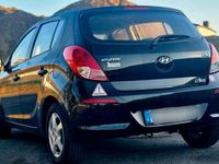 Gebraucht Hyundai i20 Edition 86 PS (63 kW) 2014 Schwarz Kleinwagen