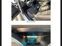 Gebraucht Ford Fiesta 69 PS (50 kW) 2014 Weiß Kleinwagen