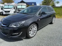 Gebraucht Opel Astra Exklusiv 140 PS (102 kW) 2015 Schwarz Kombi
