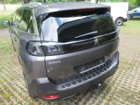 Gebraucht Peugeot 5008 Allure 131 PS (96 kW) 2022 Platiniumgrau met. SUV