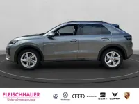 Neu VW T-Roc Life 150 PS (110 kW) 2026 Grau SUV