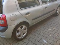Gebraucht Renault Clio II 75 PS (55 kW) 2002 Silber Kleinwagen