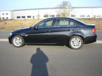 Gebraucht BMW 318 143 PS (105 kW) 2006 Schwarz metallic Limousine