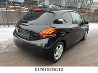 Gebraucht Peugeot 208 Allure 110 PS (80 kW) 2017 Schwarz Kleinwagen