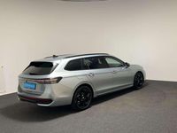 Gebraucht VW Passat R-line 150 PS (110 kW) 2025 Silber (oyster silver) Kombi