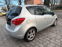 Gebraucht Opel Meriva 120 PS (88 kW) 2012 Silber Van / Kleinbus