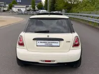 Gebraucht Mini ONE Pepper 98 PS (72 kW) 2011 Weiß Kleinwagen