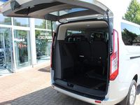 Gebraucht Ford Tourneo Titanium 131 PS (96 kW) 2022 Silber Van / Kleinbus