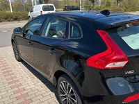 Second-hand Volvo V40 190 CP (139 kW) 2018 Negru Break