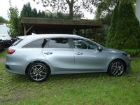 Neu Kia Ceed Sportswagon 140 PS (102 kW) 2025 Silber Kombi
