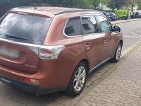 gebraucht Mitsubishi Outlander 2.2 DI-D 4WD INSTYLE AHK. 7 SITZER