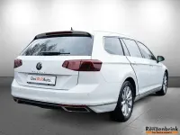 Gebraucht VW Passat Elegance 150 PS (110 kW) 2020 Pure white Kombi
