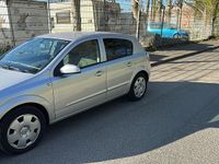 Gebraucht Opel Astra 106 PS (77 kW) 2005 Silber Limousine