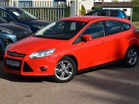 Gebraucht Ford Focus Champions Edition 101 PS (74 kW) 2013 Rot Limousine