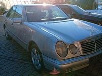 Gebraucht Mercedes E280 Elegance 204 PS (150 kW) 1999 Silber Limousine