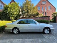 Second-hand Mercedes E200 Elegance 163 CP (119 kW) 2001 Argintiu Berlinǎ