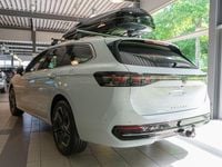 Gebraucht VW Passat Elegance 150 PS (110 kW) 2024 Weiß Kombi