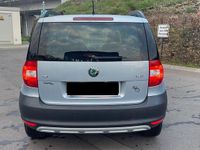 Gebraucht Skoda Yeti Ambition 122 PS (89 kW) 2013 Silber SUV