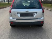 Gebraucht Ford Fiesta 60 PS (44 kW) 2006 Silber Kleinwagen