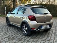 Gebraucht Dacia Sandero Essentiel 90 PS (66 kW) 2019 Gelb Limousine