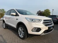 Gebraucht Ford Kuga Titanium 179 PS (131 kW) 2019 Weiß SUV