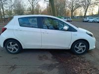 Gebraucht Toyota Yaris Hybrid Edition-S 75 PS (55 kW) 2017 Weiß Kleinwagen