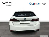 Gebraucht BMW 520 Sport Line 197 PS (144 kW) 2025 Alpinweiß uni Kombi