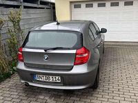 Gebraucht BMW 116 122 PS (89 kW) 2010 Grau Kleinwagen