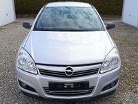 Gebraucht Opel Astra Selection 116 PS (85 kW) 2009 Argon silber/ice silver (m2) Kleinwagen