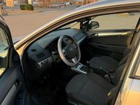 Gebraucht Opel Astra 110 PS (80 kW) 2010 Silber Kombi