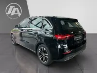Gebraucht Mercedes B200 150 PS (110 kW) 2025 Kosmosschwarz Van / Kleinbus