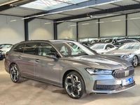 Neu Skoda Superb SportLine 193 PS (141 kW) 2025 Graphite grey Kombi