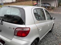 Gebraucht Toyota Yaris 88 PS (64 kW) 2001 Silber Kleinwagen