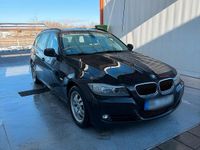 Gebraucht BMW 320 184 PS (135 kW) 2010 Schwarz Kombi