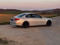 Gebraucht BMW 320 170 PS (125 kW) 2007 Silber Coupé