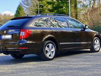 Gebraucht Skoda Superb Elegance 170 PS (125 kW) 2012 Braun Kombi