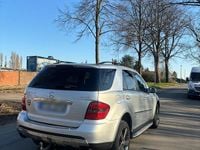 Gebraucht Mercedes ML320 224 PS (164 kW) 2008 Silber SUV