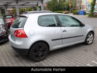 Second-hand VW Golf IV Trendline 102 CP (75 kW) 2004 Argintiu Berlinǎ